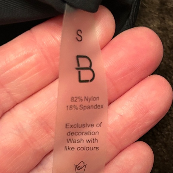 Elegant Black Tie-Front Bikini, size S - Picture 8 of 8